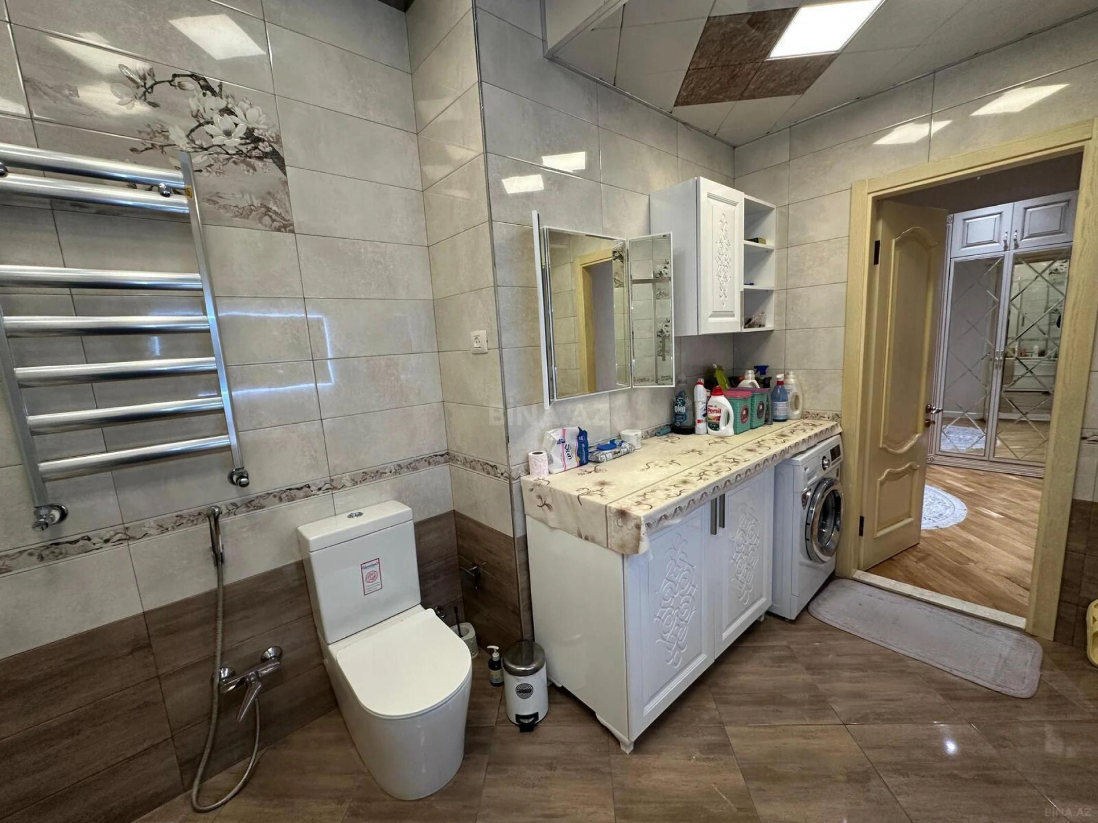 Satılır 4 otaqlı mənzil 200 m²