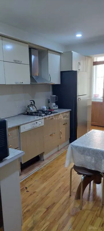 Kirayə verilir 3 otaqlı mənzil 90 m²