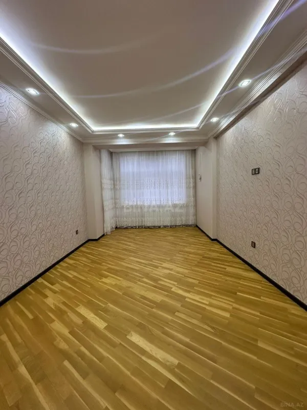Satılır 3 otaqlı mənzil 122 m²