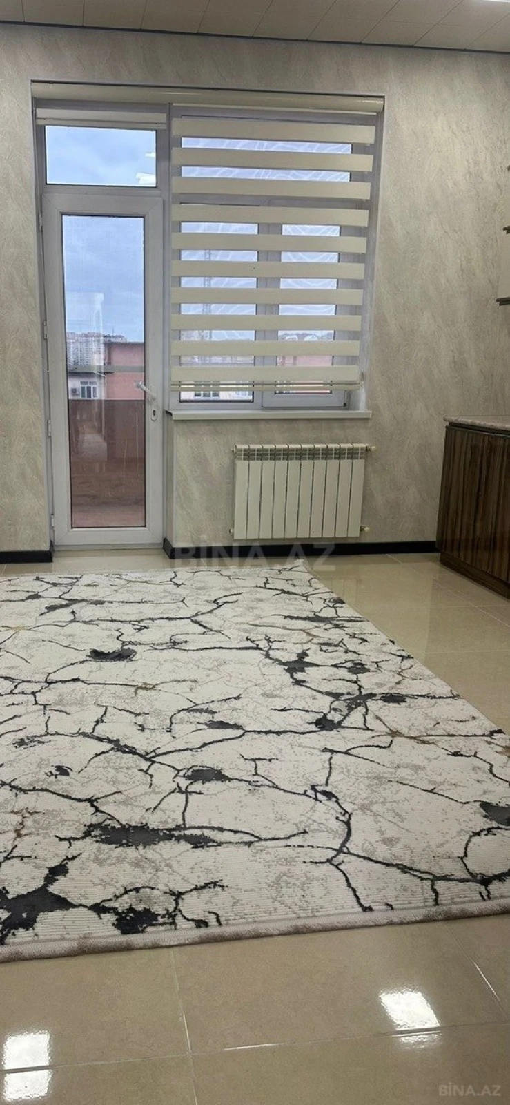 Satılır 3 otaqlı mənzil 122 m²