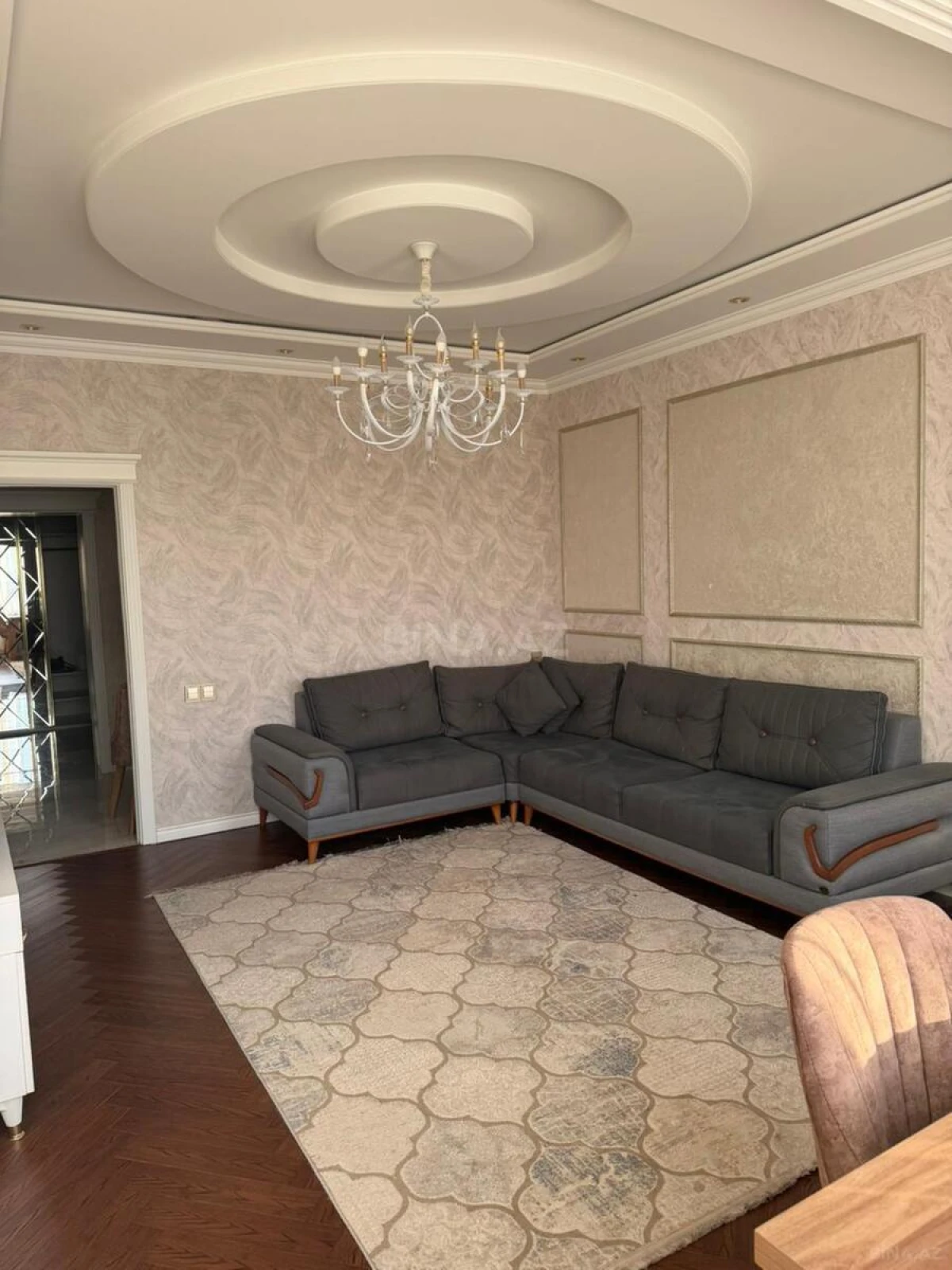 Kirayə verilir 2 otaqlı mənzil 70 m²