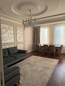 Kirayə verilir 2 otaqlı mənzil 70 m²