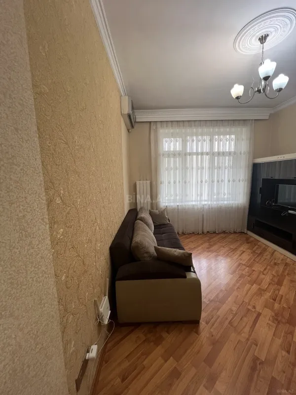 Kirayə verilir 2 otaqlı mənzil 45 m²