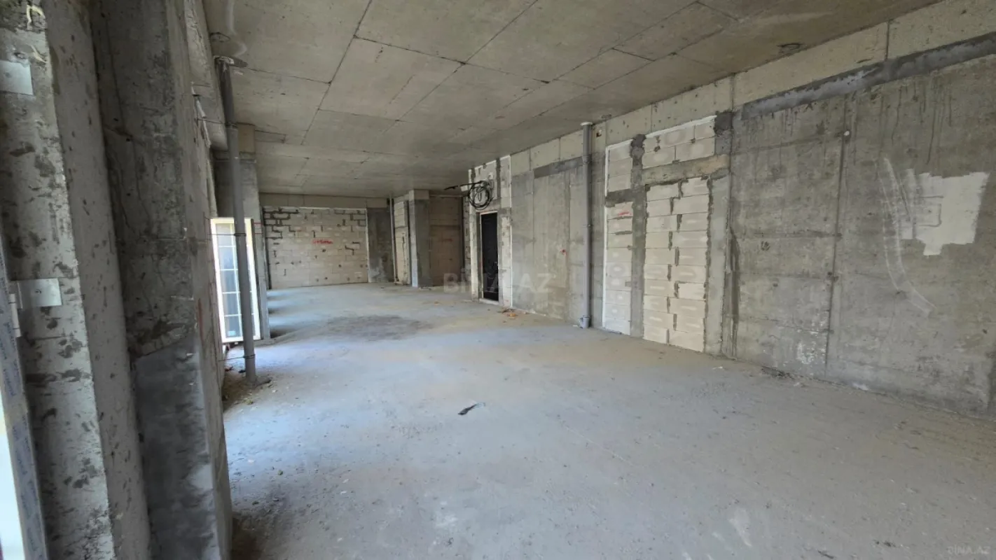 Satılır 3 otaqlı mənzil 145 m²