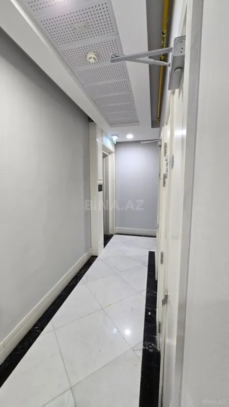Satılır 3 otaqlı mənzil 145 m²