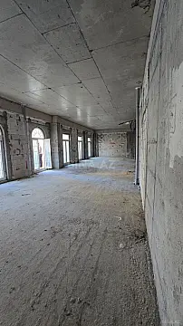 Satılır 4 otaqlı mənzil 145 m²