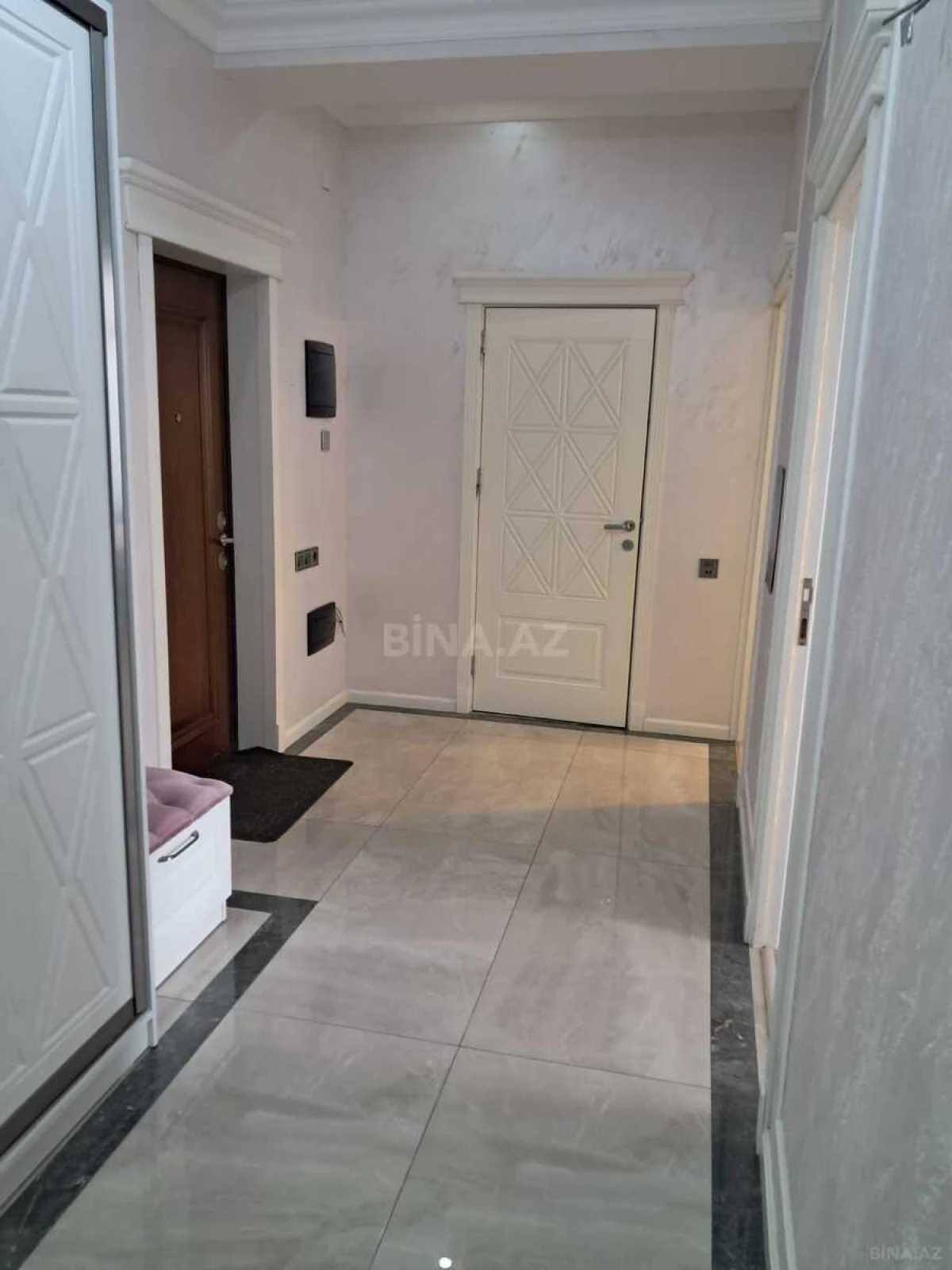 Kirayə verilir 2 otaqlı mənzil 90 m²