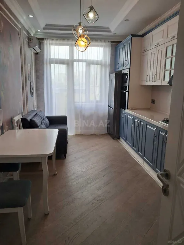 Kirayə verilir 2 otaqlı mənzil 90 m²