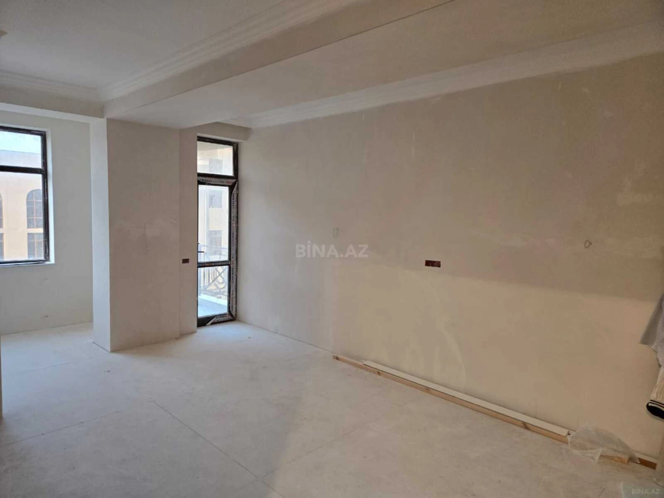 Satılır 3 otaqlı mənzil 138 m²