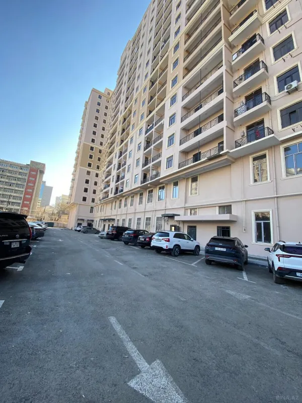 Satılır 3 otaqlı mənzil 138 m²