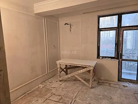 Satılır 3 otaqlı mənzil 138 m²