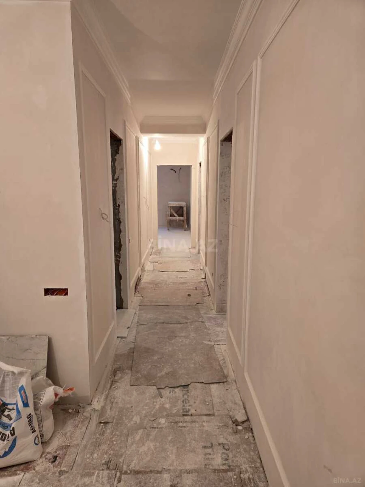 Satılır 3 otaqlı mənzil 138 m²