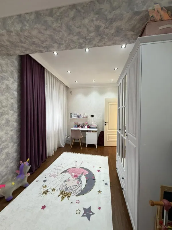 Satılır 4 otaqlı mənzil 153 m²