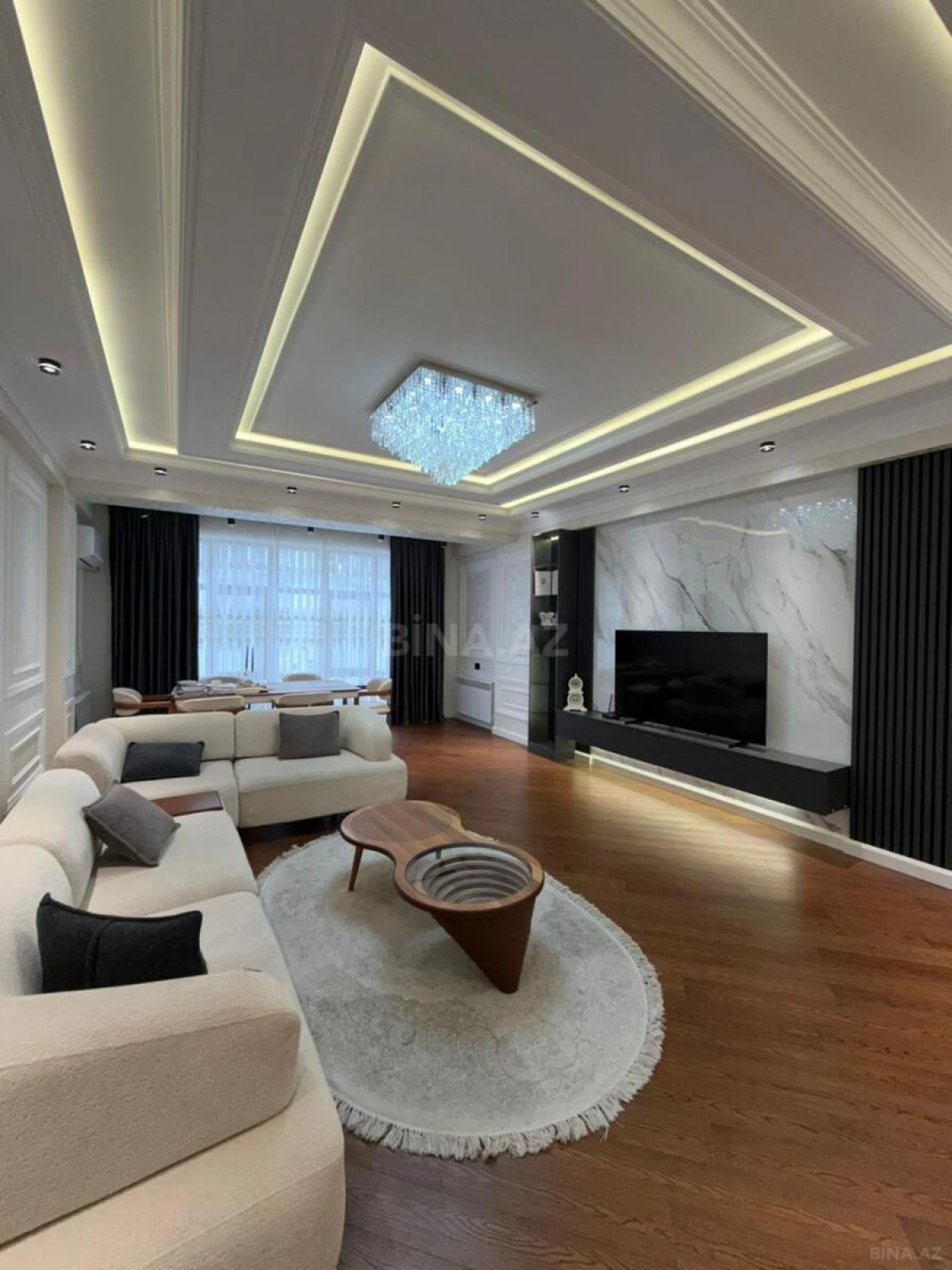 Satılır 4 otaqlı mənzil 153 m²
