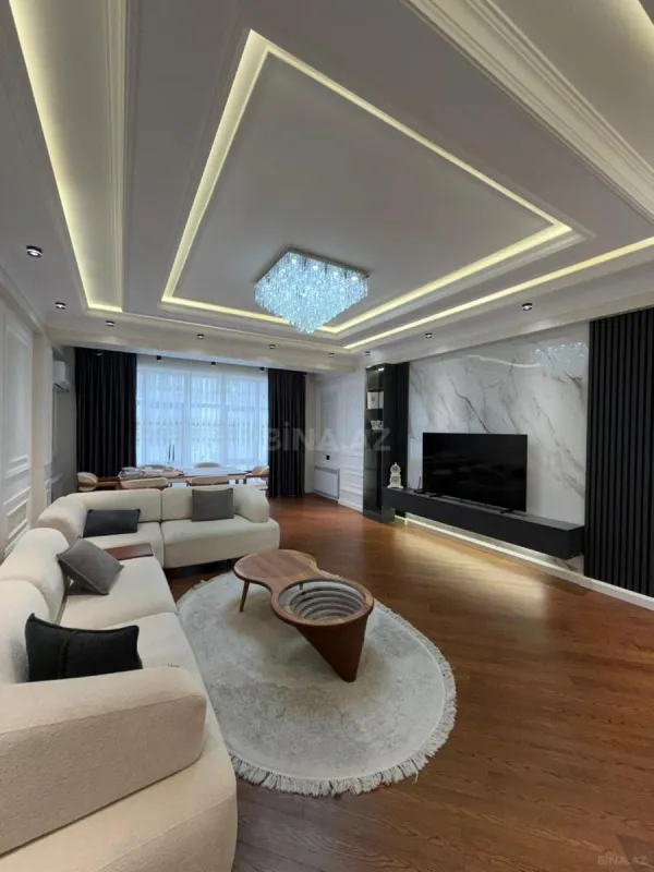 Satılır 4 otaqlı mənzil 153 m²
