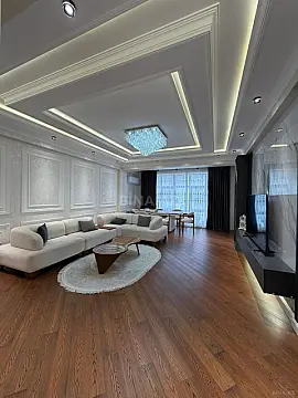 Satılır 4 otaqlı mənzil 153 m² — Bakı, İnşaatçılar 4 otaq 153.00 m²