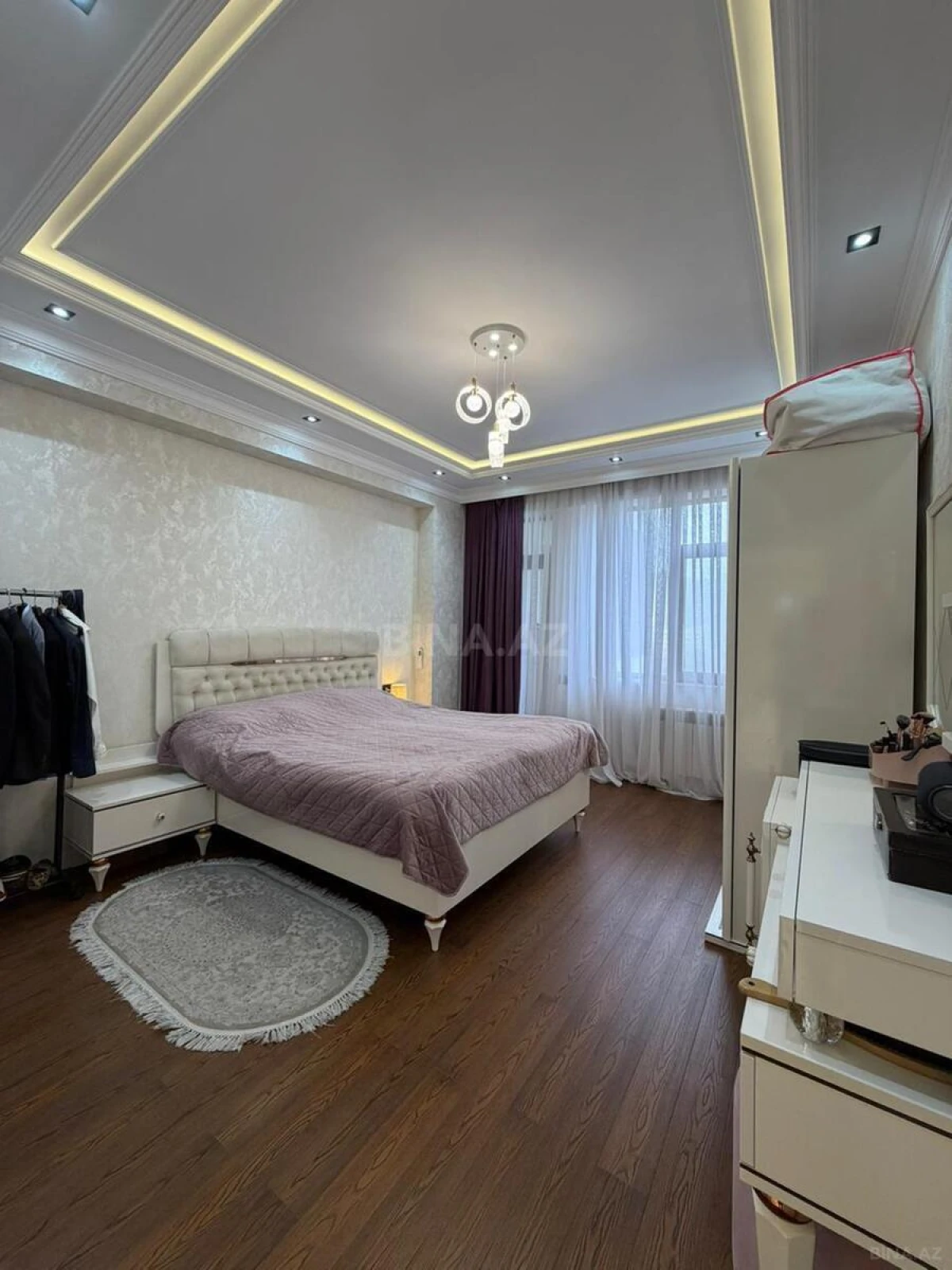 Satılır 4 otaqlı mənzil 153 m²