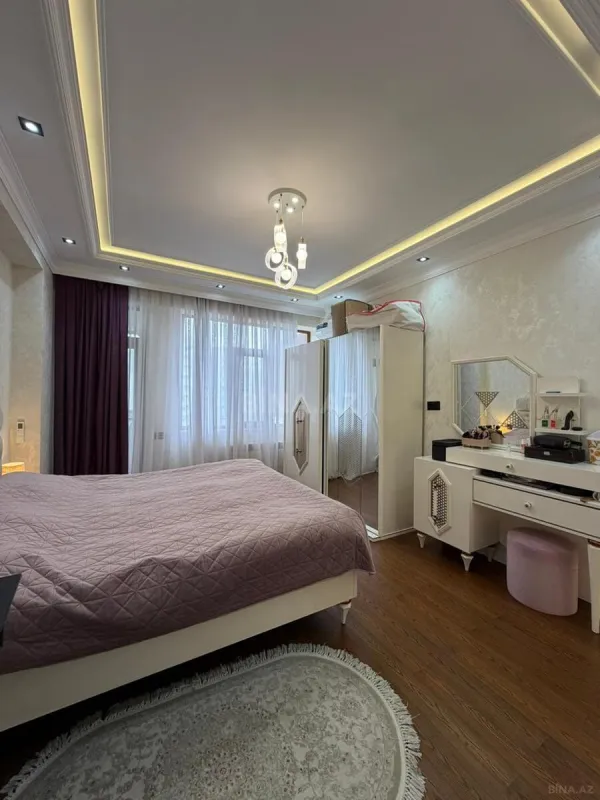 Satılır 4 otaqlı mənzil 153 m²