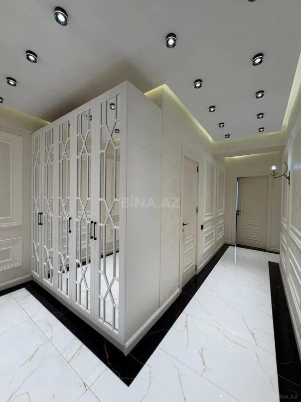 Satılır 4 otaqlı mənzil 153 m²
