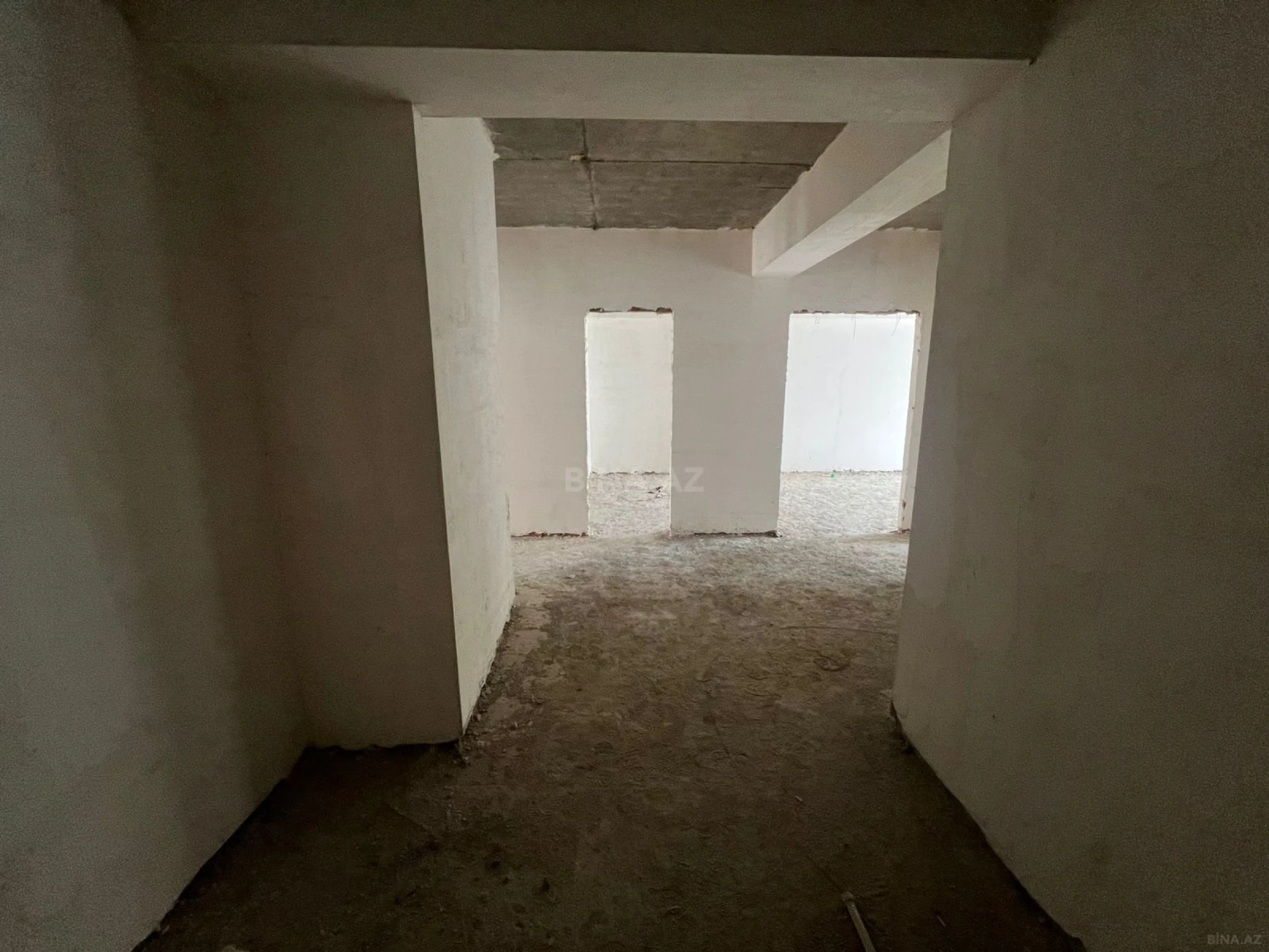 Satılır 4 otaqlı mənzil 171 m²