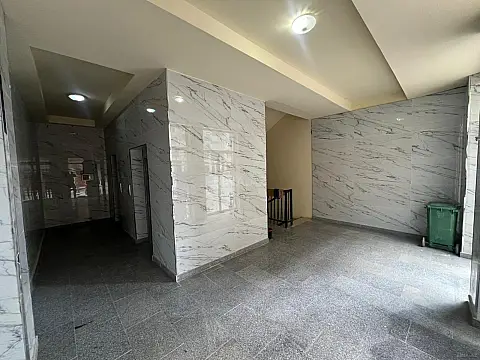 Satılır 4 otaqlı mənzil 171 m²