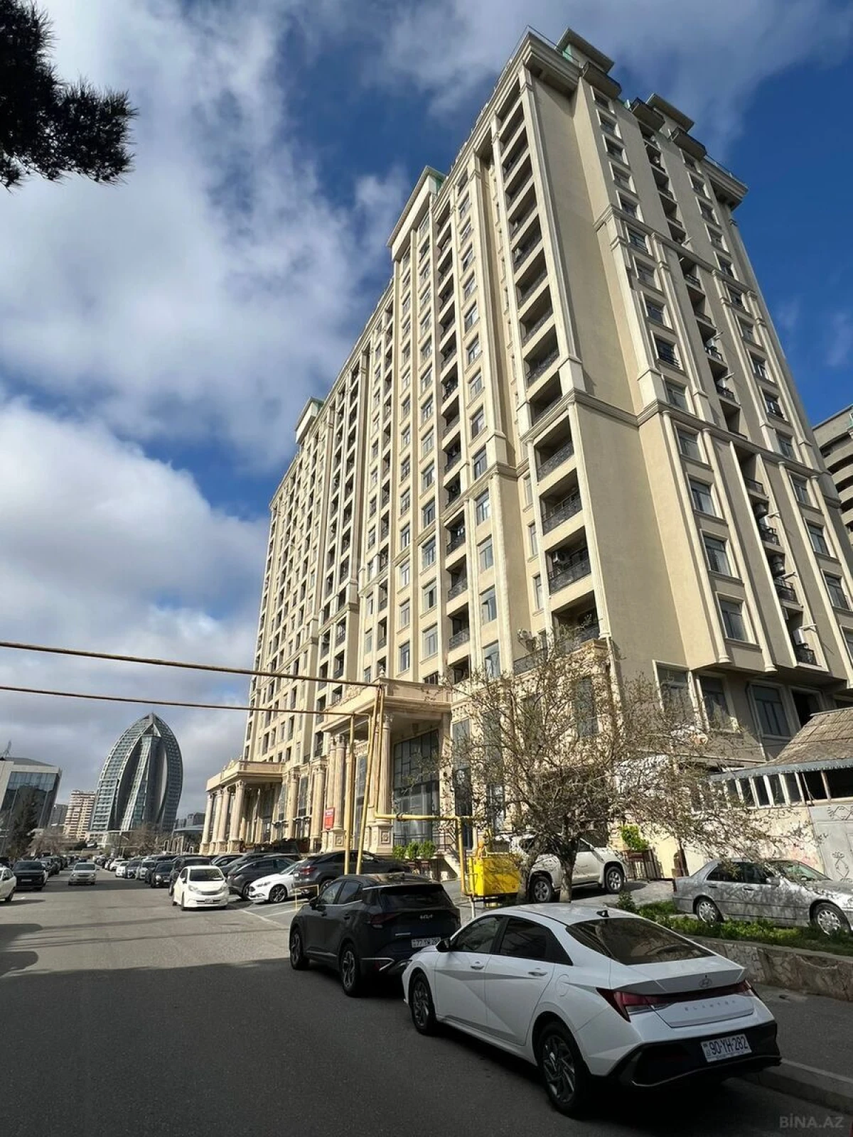 Satılır 4 otaqlı mənzil 171 m²
