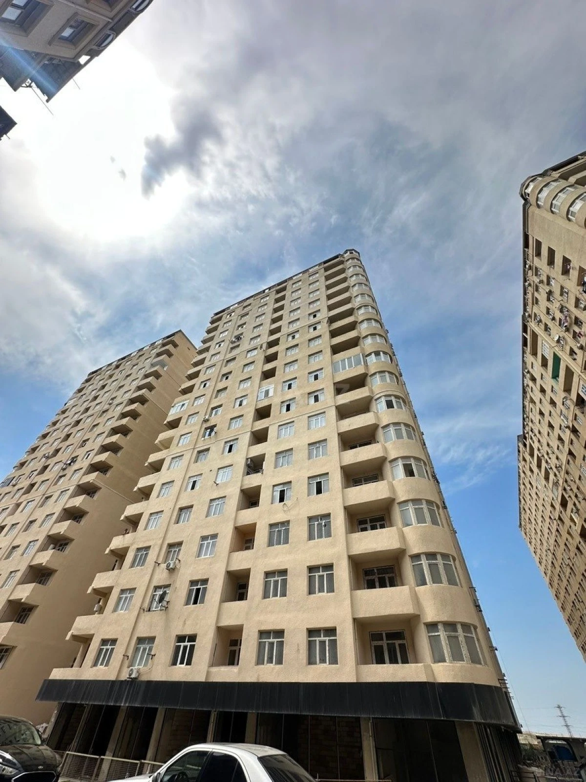 Satılır 2 otaqlı mənzil 68 m²