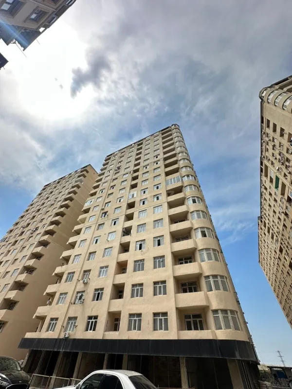 Satılır 2 otaqlı mənzil 68 m²