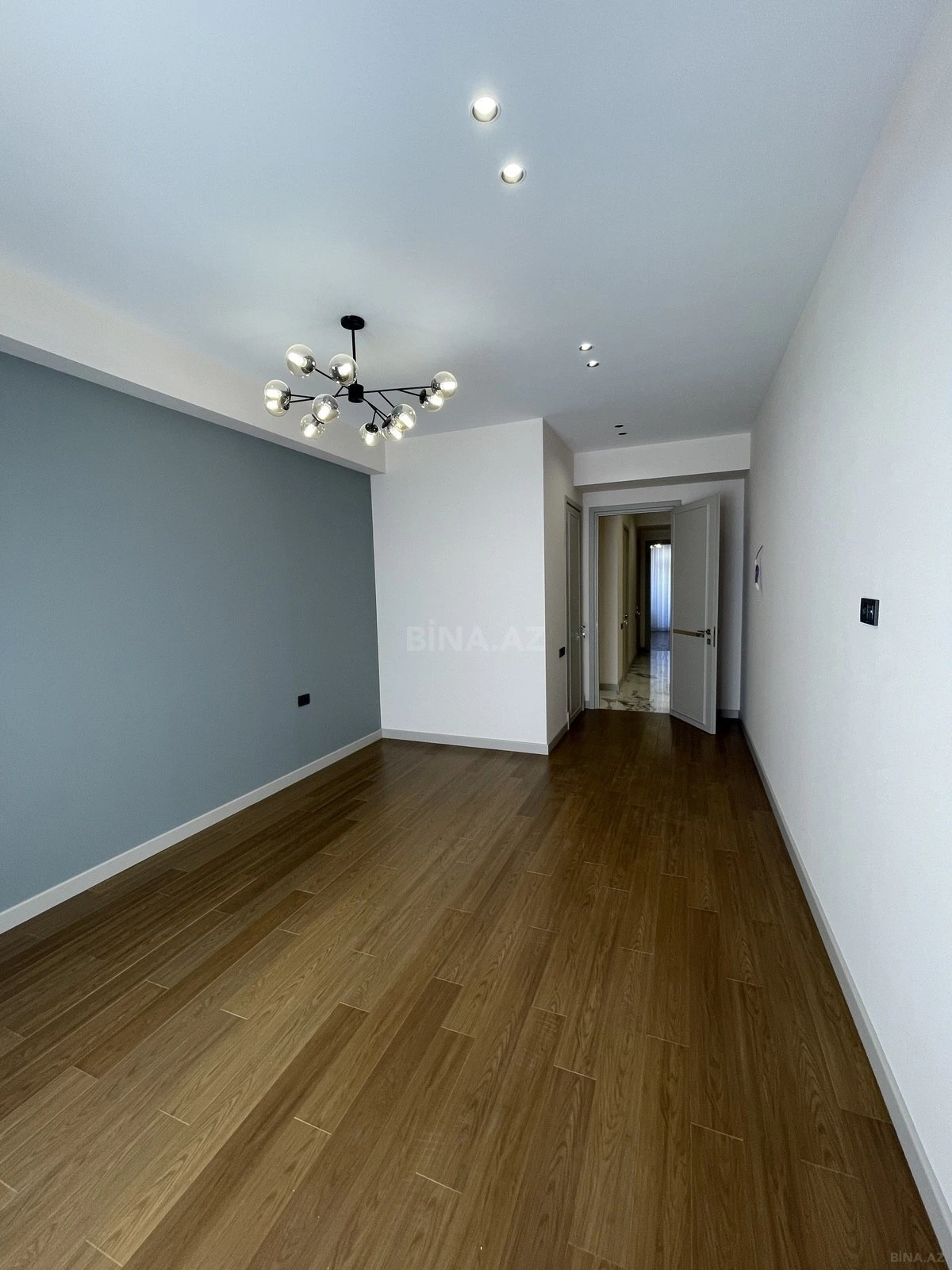 Satılır 3 otaqlı mənzil 150 m²