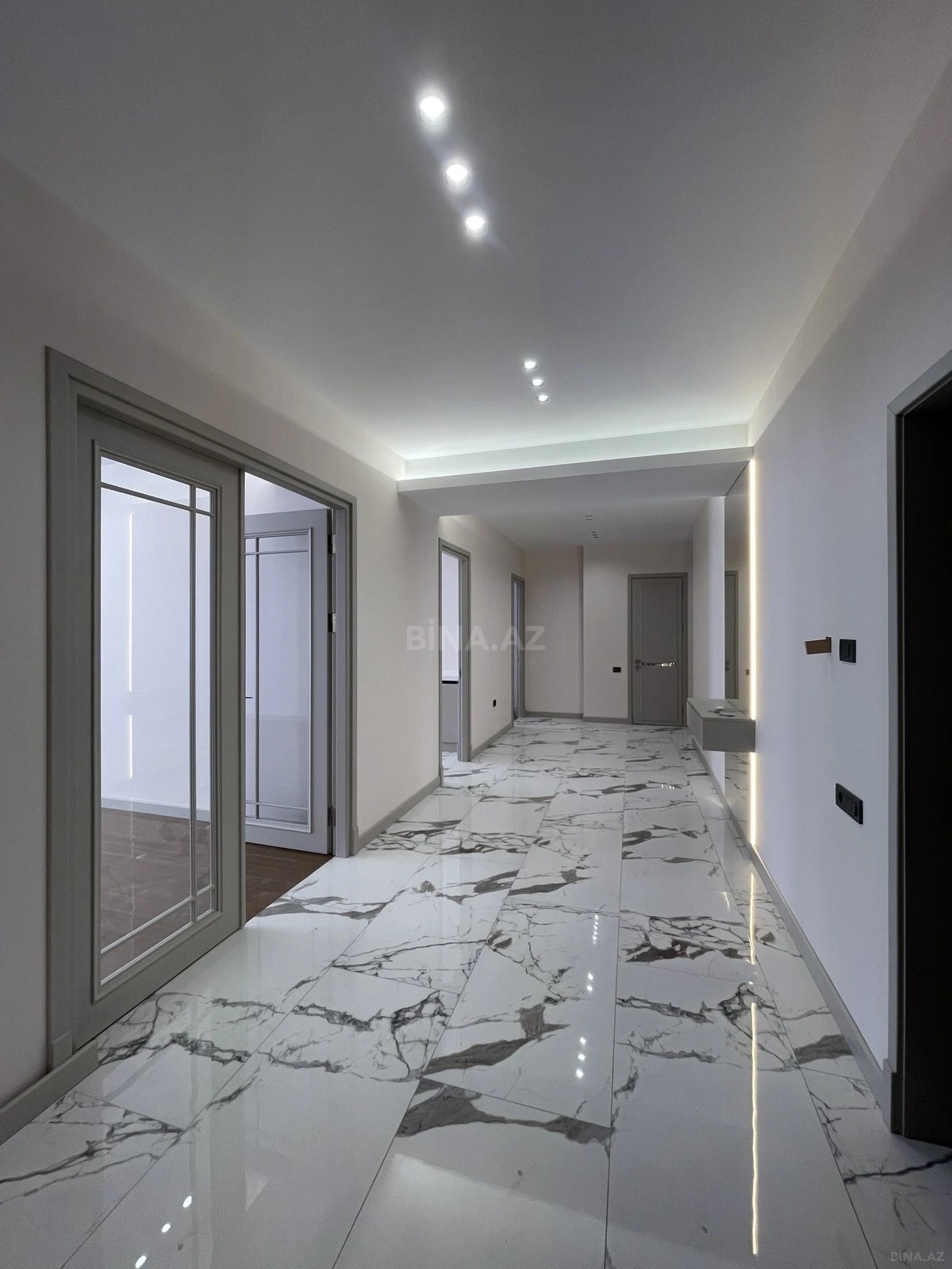 Satılır 3 otaqlı mənzil 150 m²