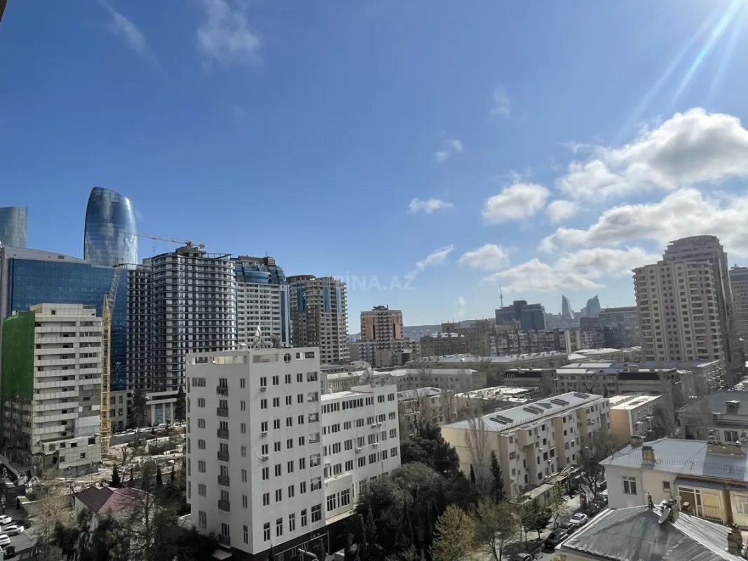 Satılır 3 otaqlı mənzil 150 m²