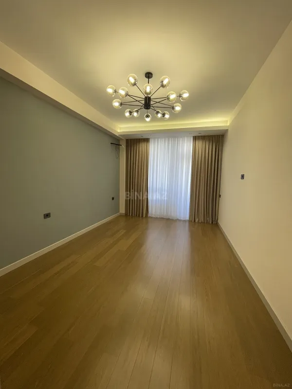 Satılır 3 otaqlı mənzil 150 m²