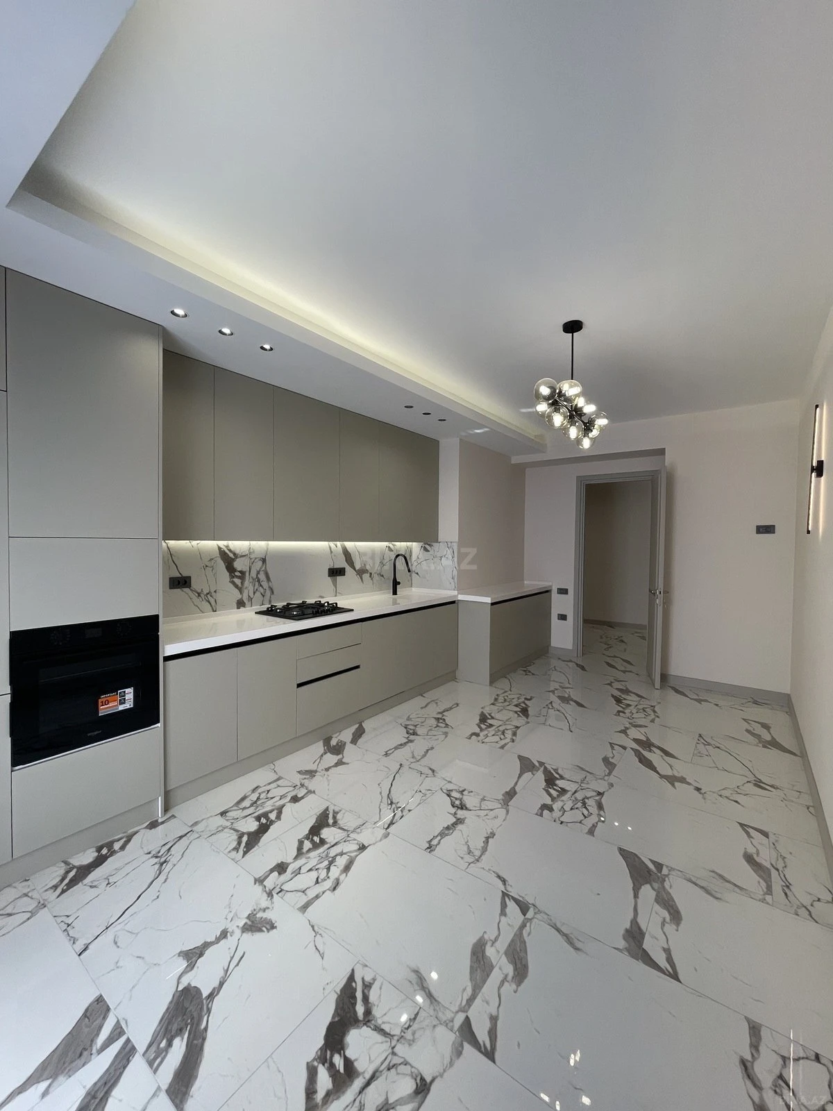 Satılır 3 otaqlı mənzil 150 m²