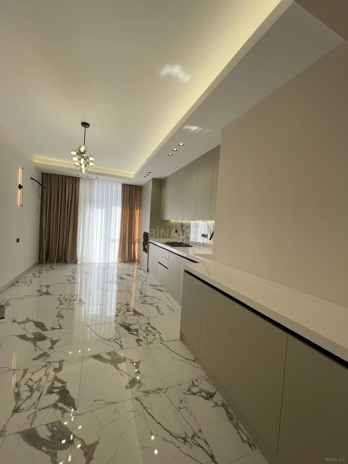 Satılır 3 otaqlı mənzil 150 m²