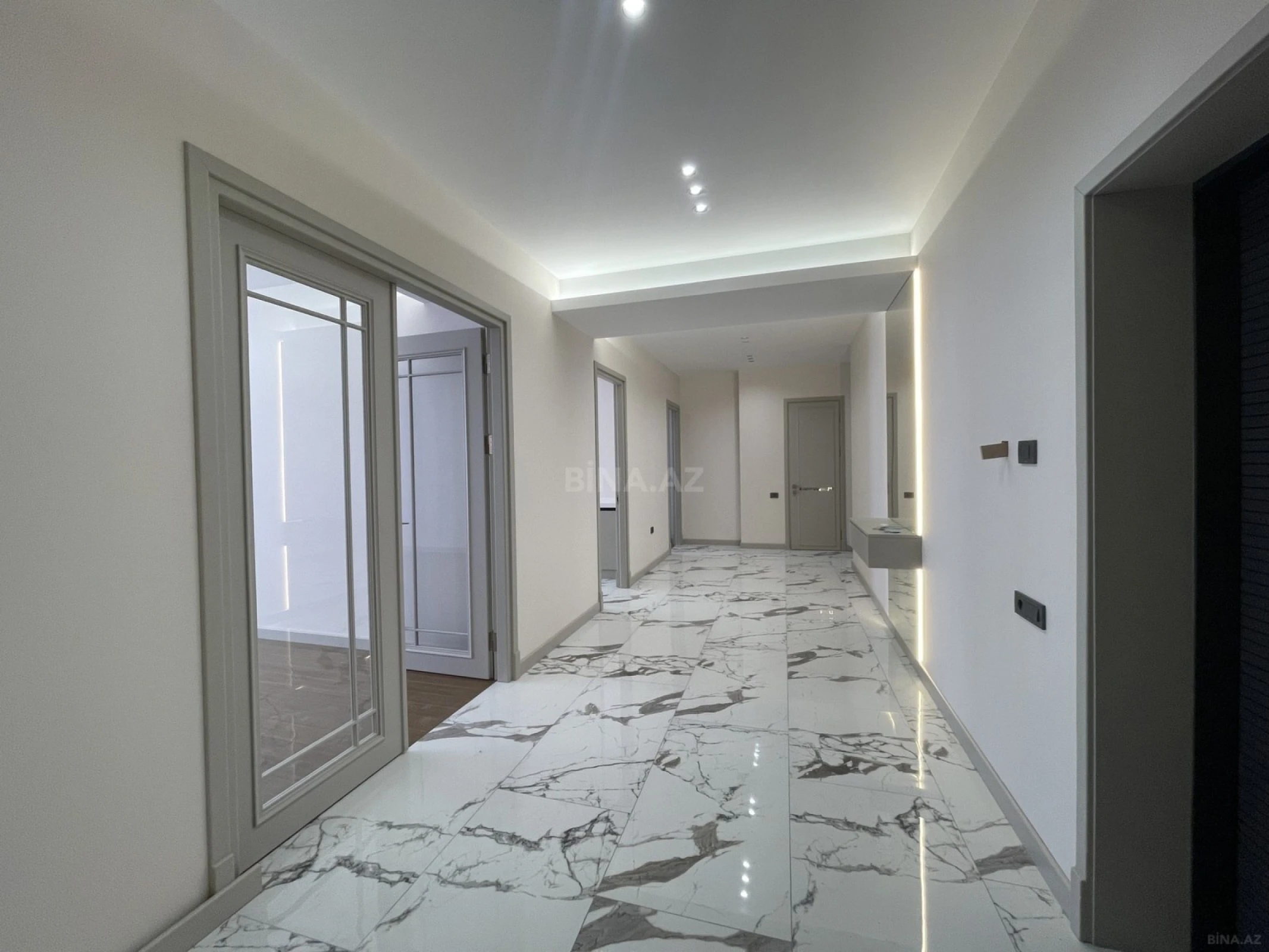 Satılır 3 otaqlı mənzil 150 m²