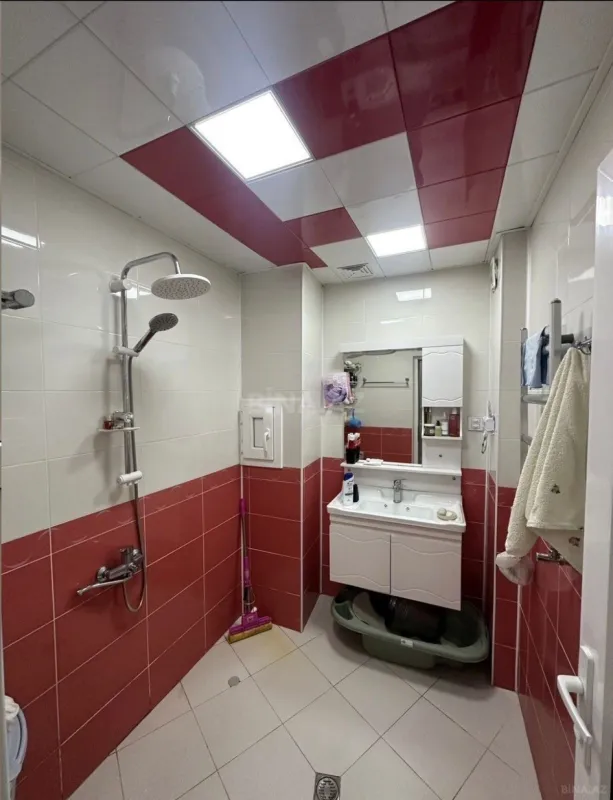 Satılır 2 otaqlı mənzil 63 m²