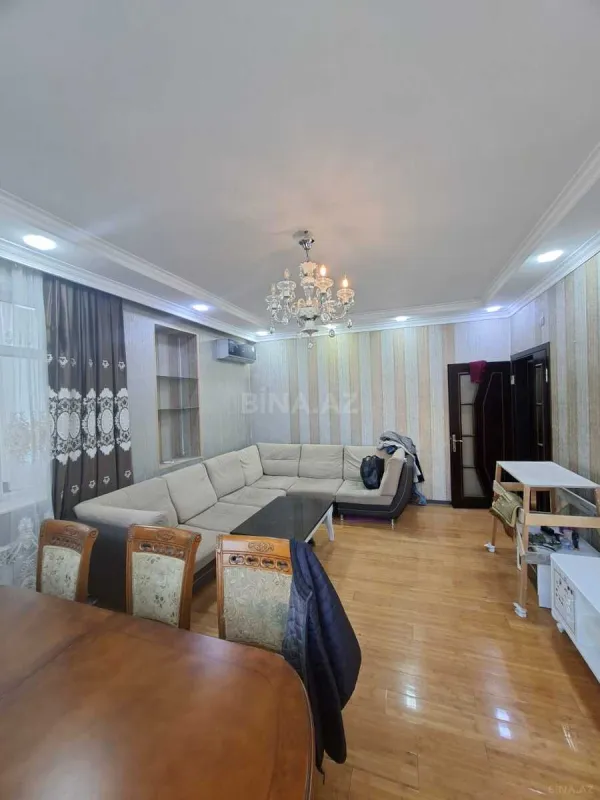 Satılır 3 otaqlı mənzil 110 m²