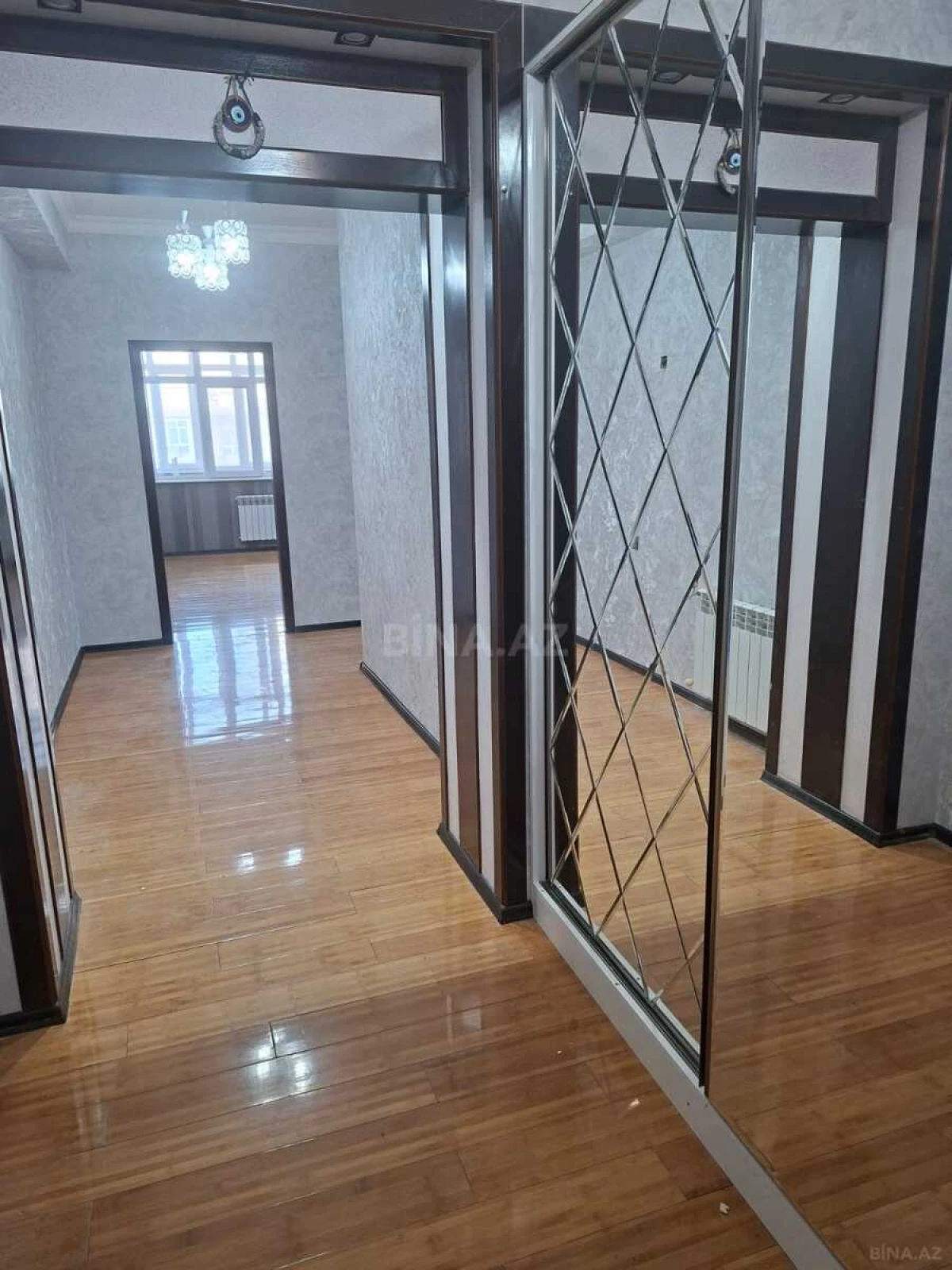 Satılır 3 otaqlı mənzil 110 m²