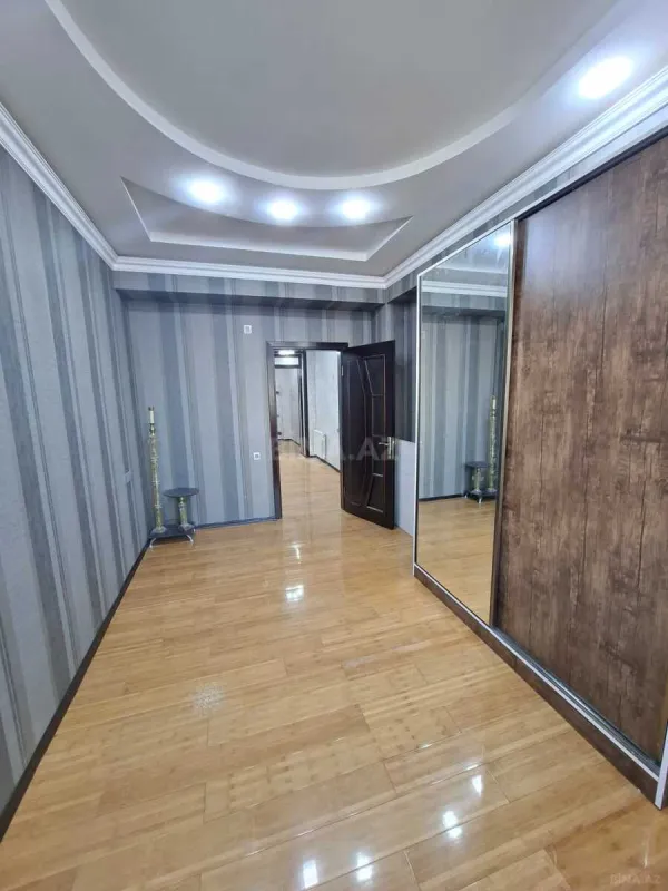 Satılır 3 otaqlı mənzil 110 m²