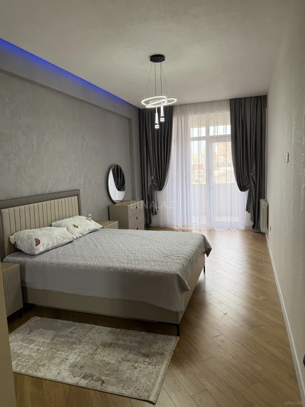 Kirayə verilir 2 otaqlı mənzil 78 m²