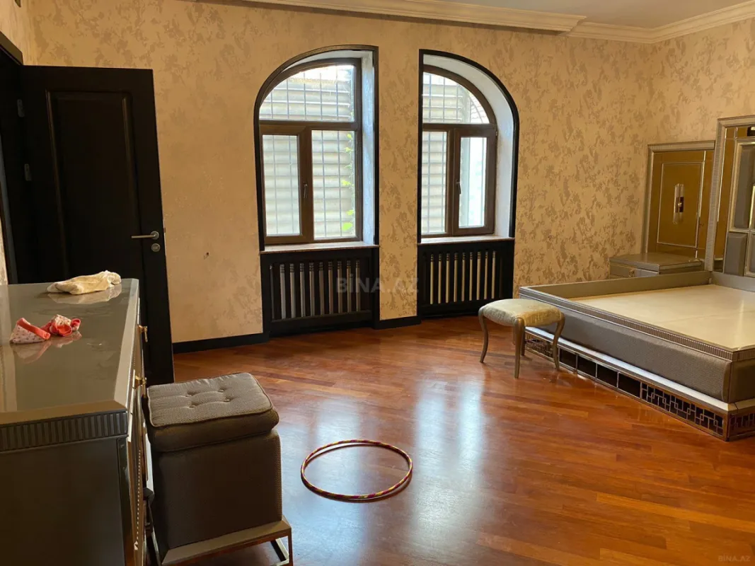 Kirayə verilir 6 otaqlı həyət evi 350 m²