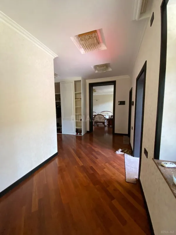 Kirayə verilir 6 otaqlı həyət evi 350 m²