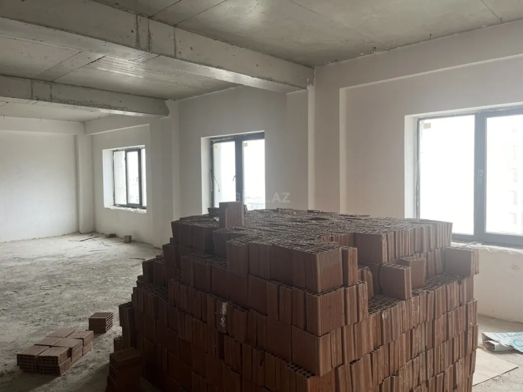 Satılır 3 otaqlı mənzil 140 m²