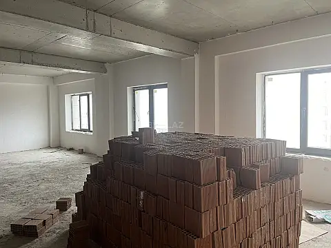 Satılır 3 otaqlı mənzil 140 m²
