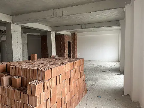 Satılır 3 otaqlı mənzil 140 m²