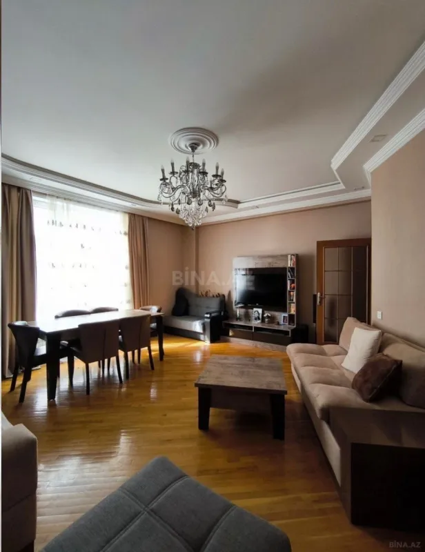Satılır 3 otaqlı mənzil 123 m²