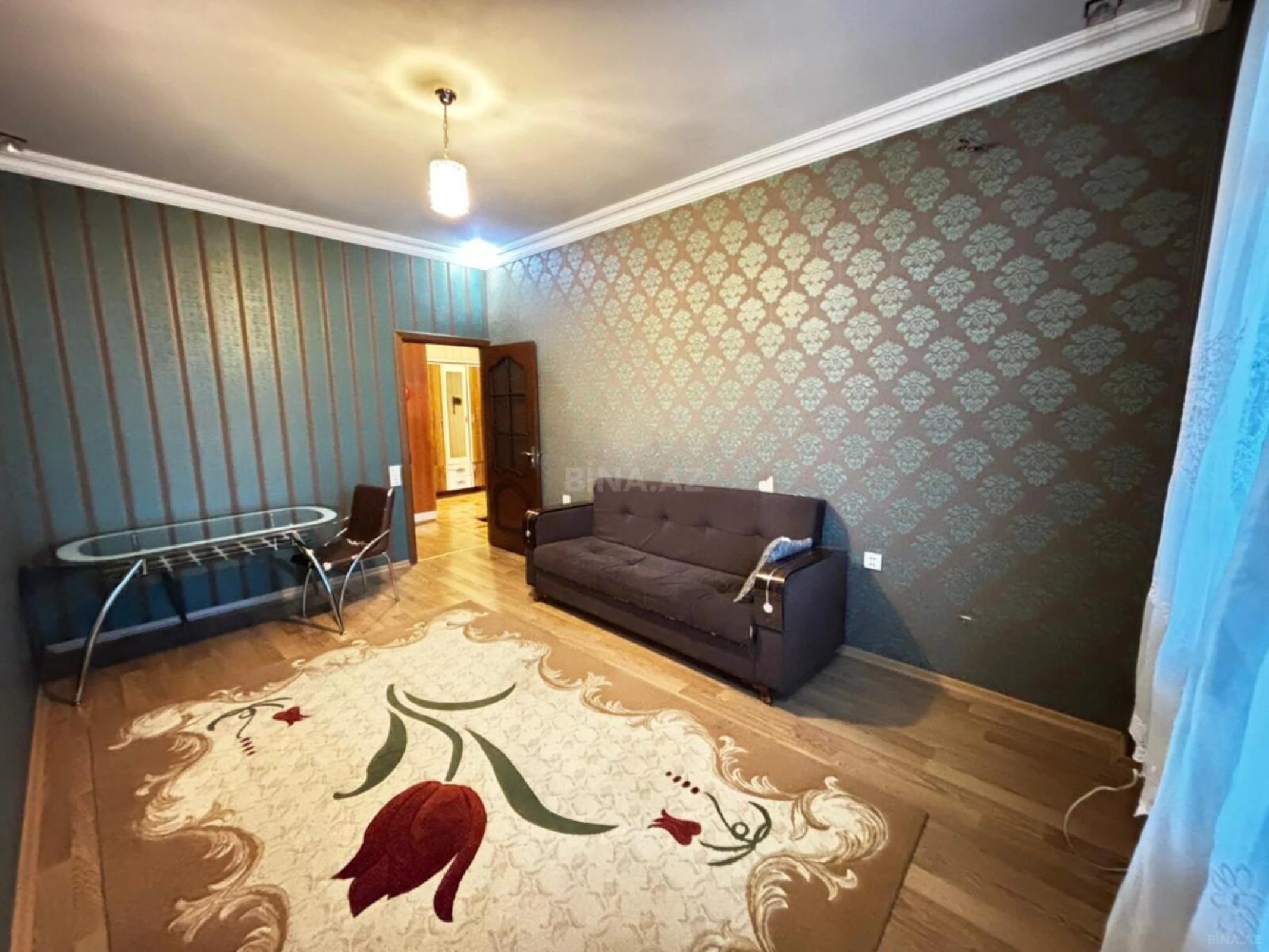 Kirayə verilir 2 otaqlı mənzil 75 m²