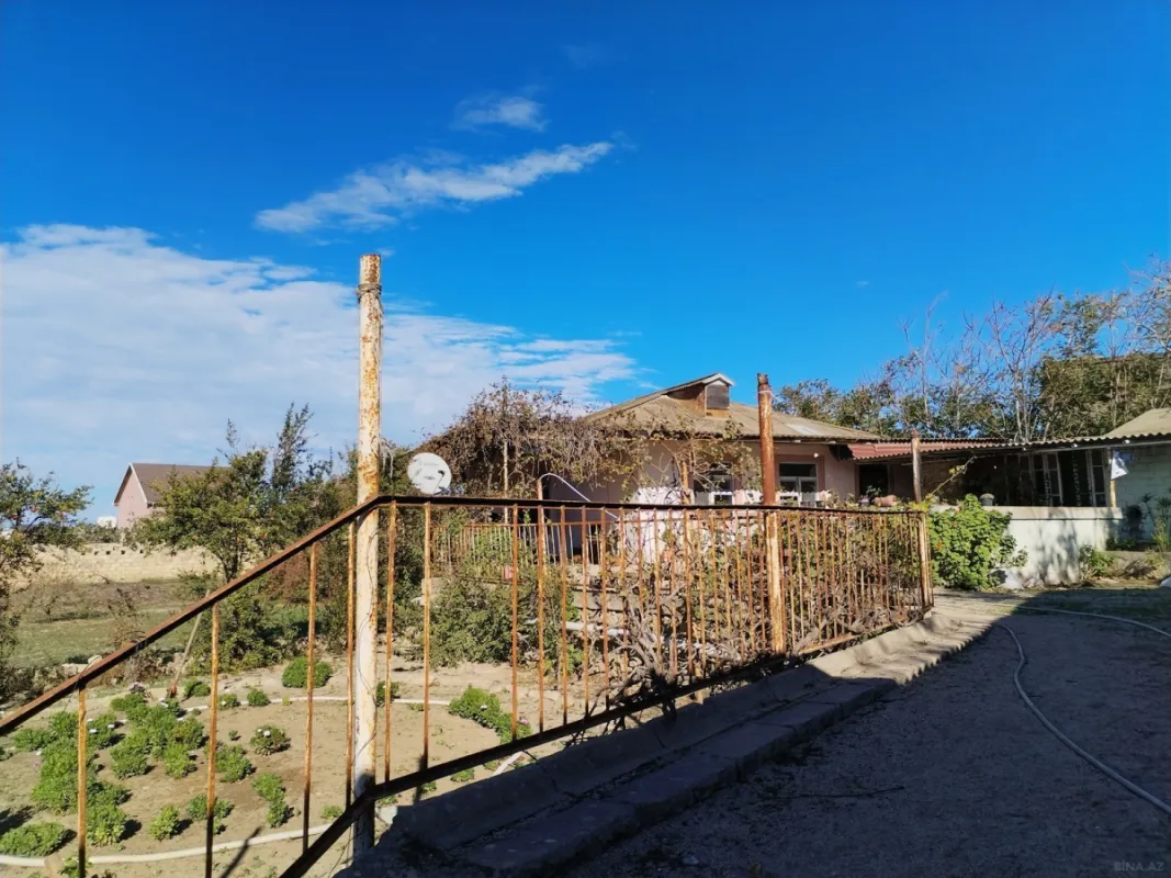 Satılır 5 otaqlı həyət evi 160 m²