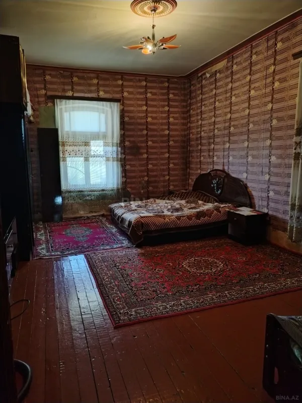 Satılır 5 otaqlı həyət evi 160 m²