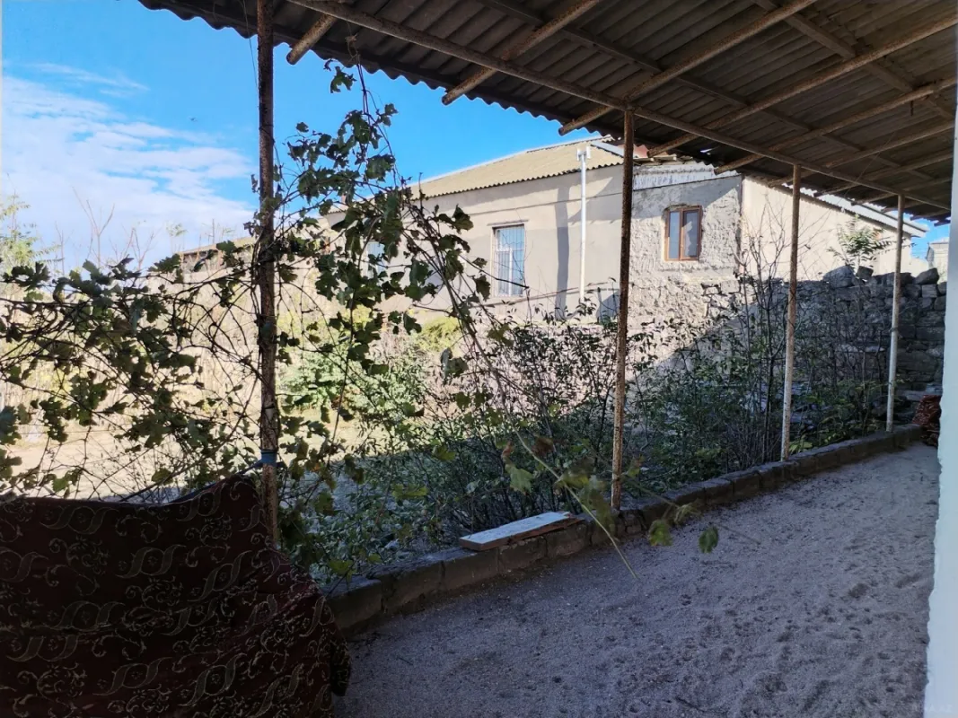 Satılır 5 otaqlı həyət evi 160 m²